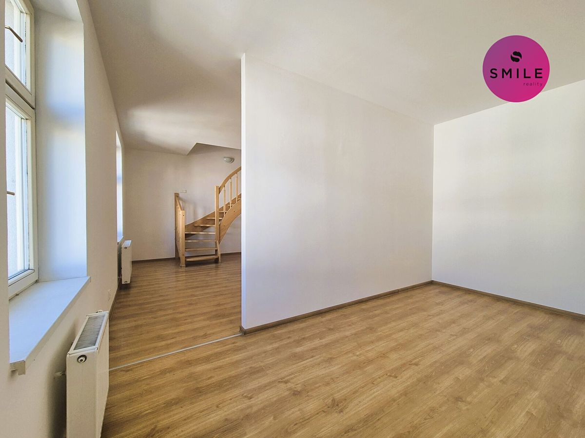 Pronájem bytu 4+kk 101 m² – fotografie 5
