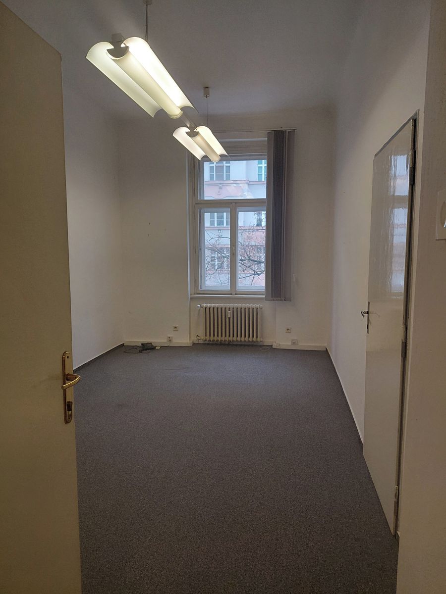 Pronájem kanceláře 17 m² – fotografie 2