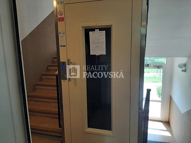 Pronájem bytu 1+kk, 21 m² (14 z 17)