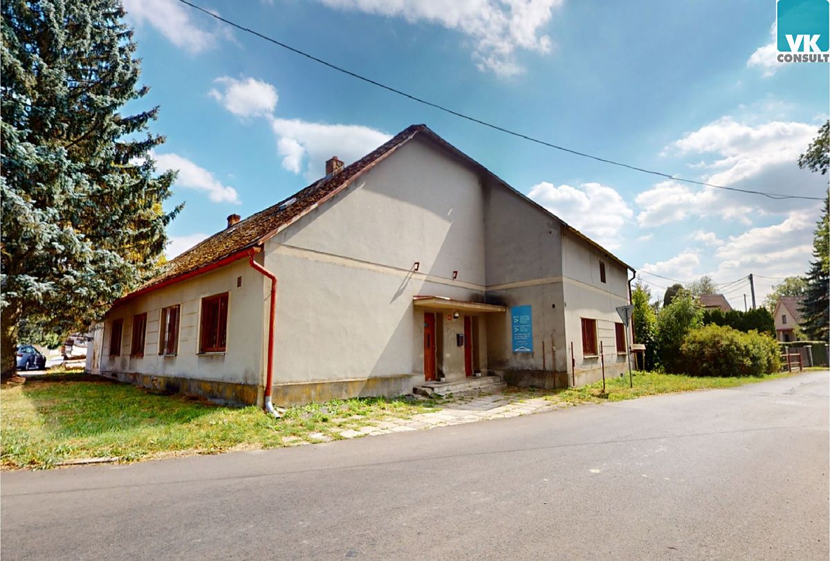 Prodej rodinného domu 244 m², pozemek 891 m² – fotografie 3