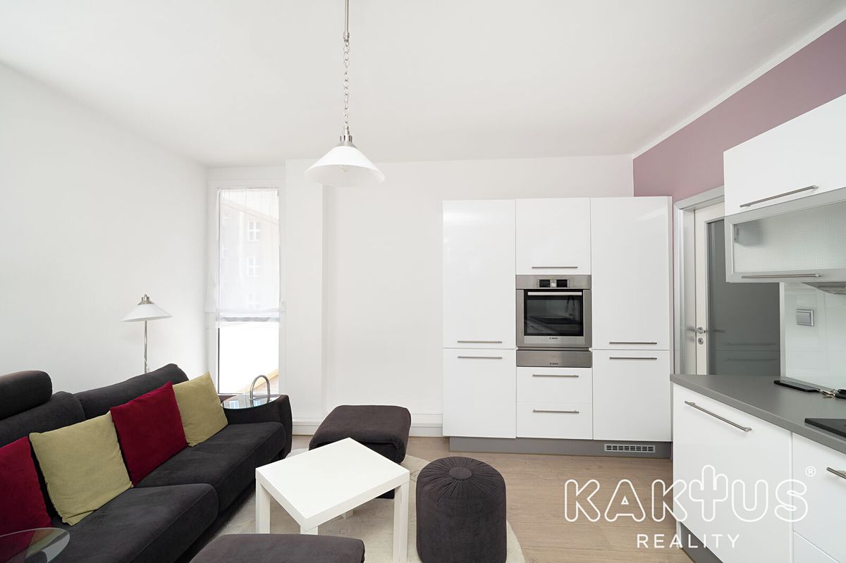 Pronájem bytu 2+kk 39 m² – fotografie 3