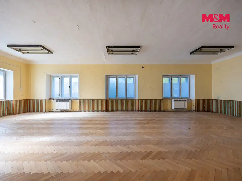 Prodej rodinného domu 342 m², pozemek 582 m², Líšnice – náhled fotky 2