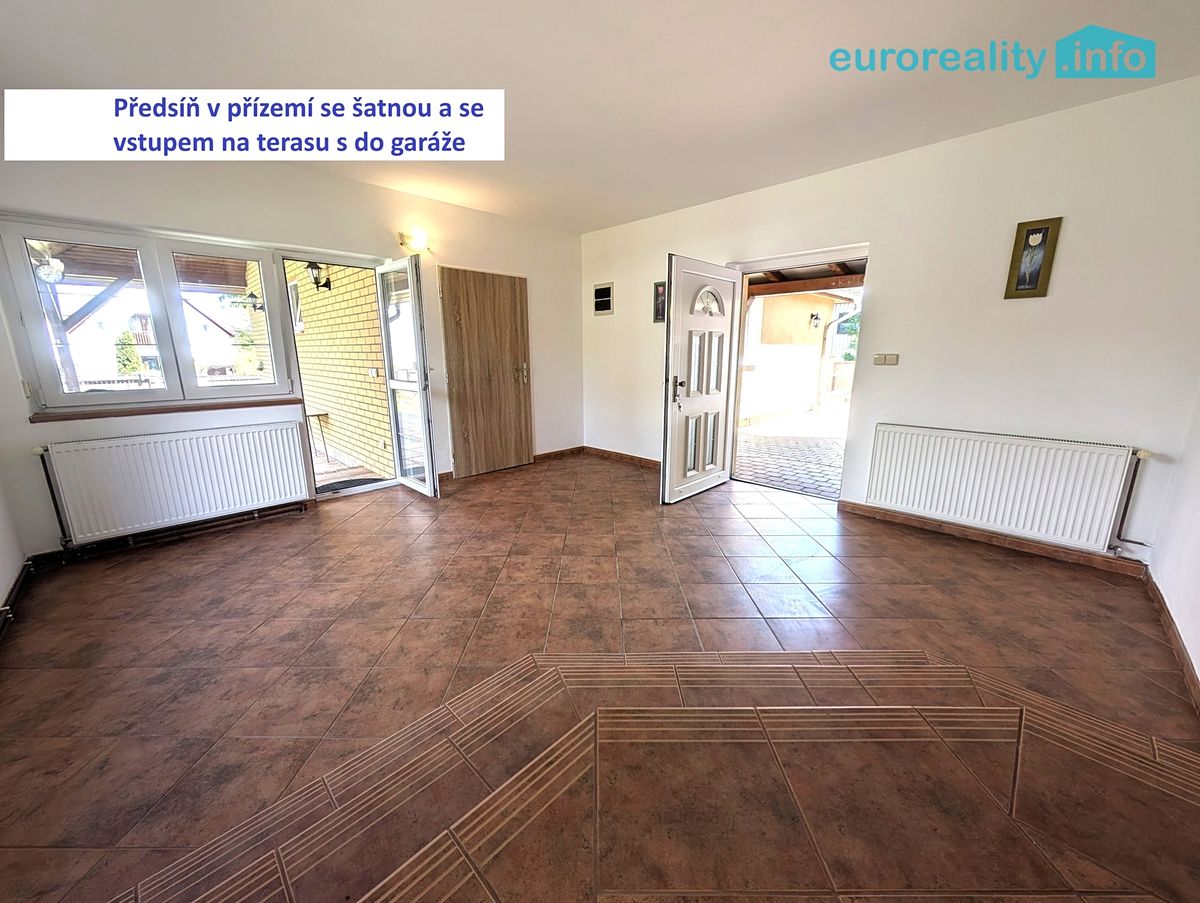 Prodej rodinného domu 240 m², pozemek 1087 m² – fotografie 4