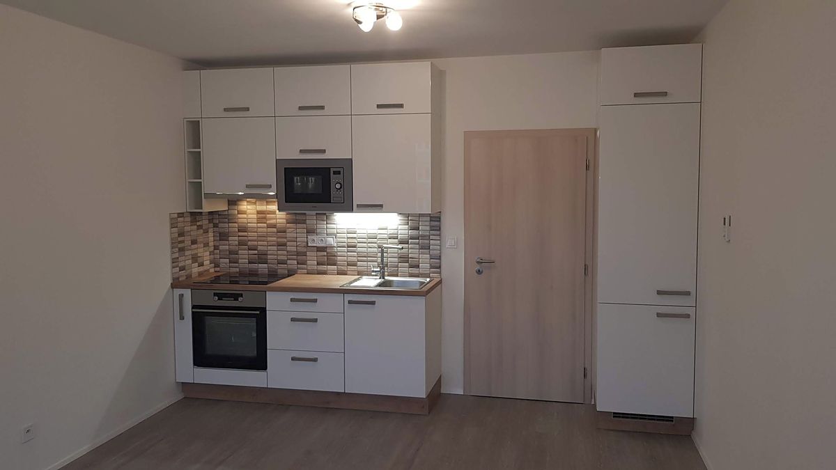 Pronájem bytu 1+kk 34 m² – fotografie 2