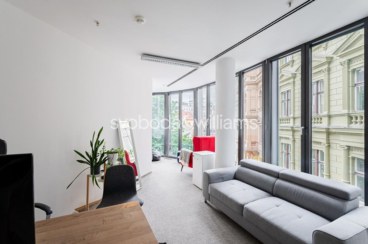 Pronájem kanceláře 352 m² – fotografie 4