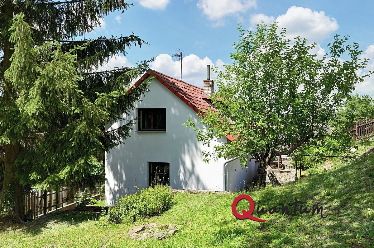 Prodej rodinného domu 104 m², pozemek 812 m² – fotografie 2
