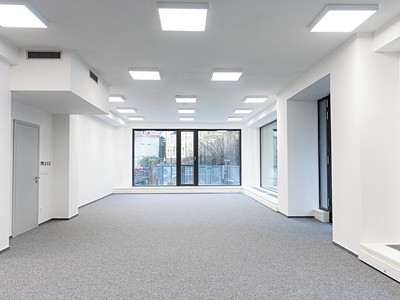 Pronájem komerčního prostoru, 268 m² (2 z 15)