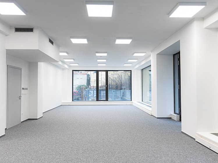 Pronájem komerčního prostoru, 268 m² (2 z 15)