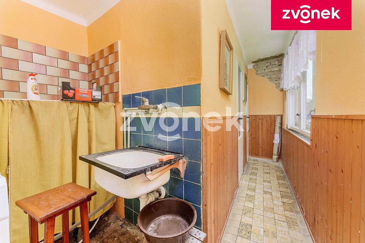 Prodej rodinného domu 220 m², pozemek 1093 m² – fotografie 5