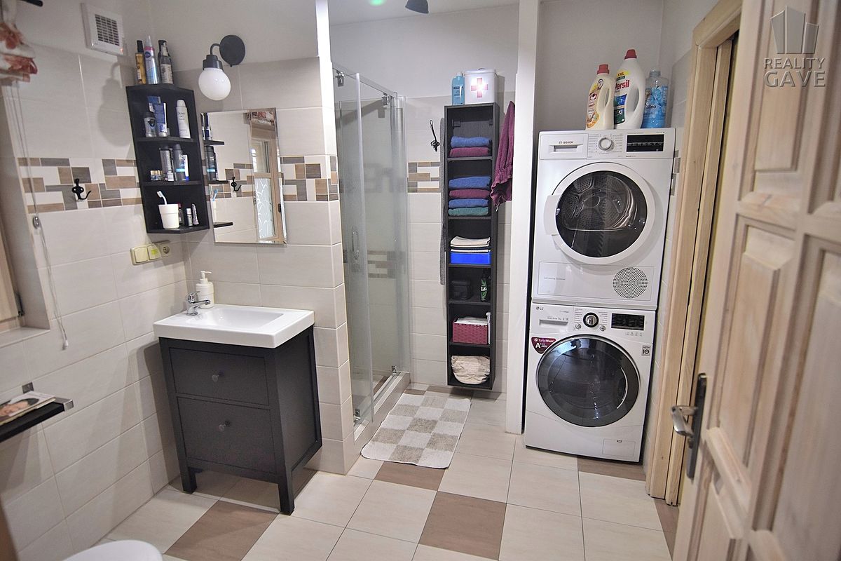 Prodej rodinného domu 124 m², pozemek 725 m² – fotografie 3