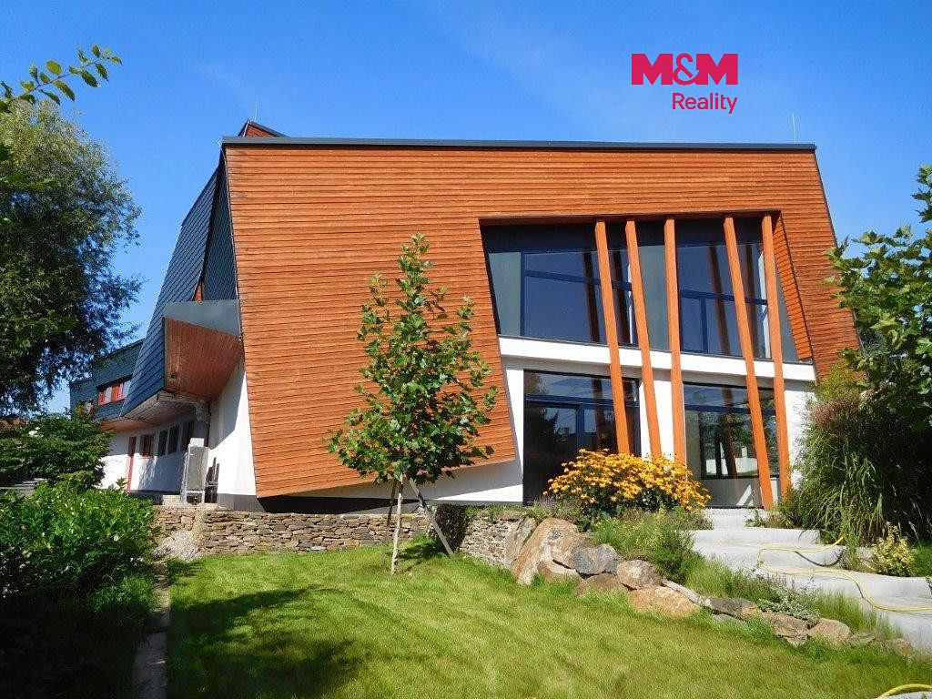 Prodej restaurace 1076 m²