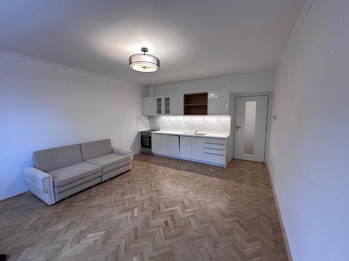 Pronájem bytu 2+kk 49 m² – fotografie 2