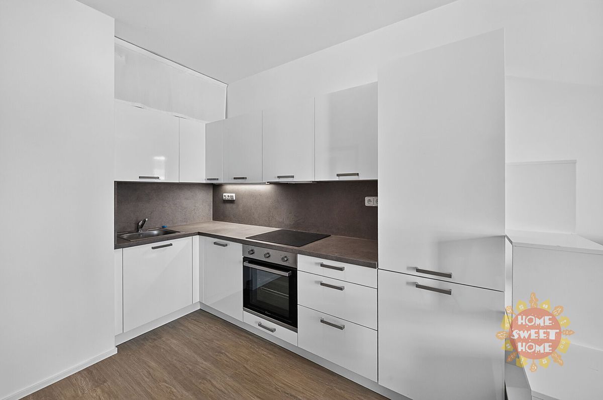 Pronájem bytu 2+kk 56 m² – fotografie 3