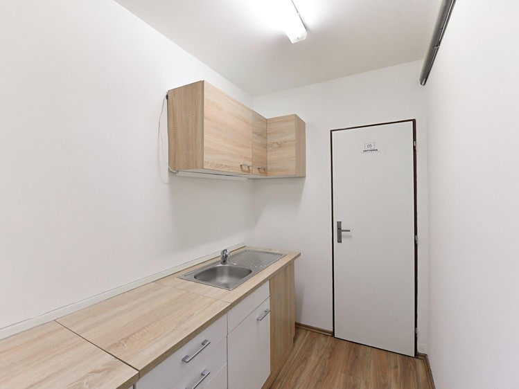 Комерційне приміщення на продаж, 210 м² (18 з 21)