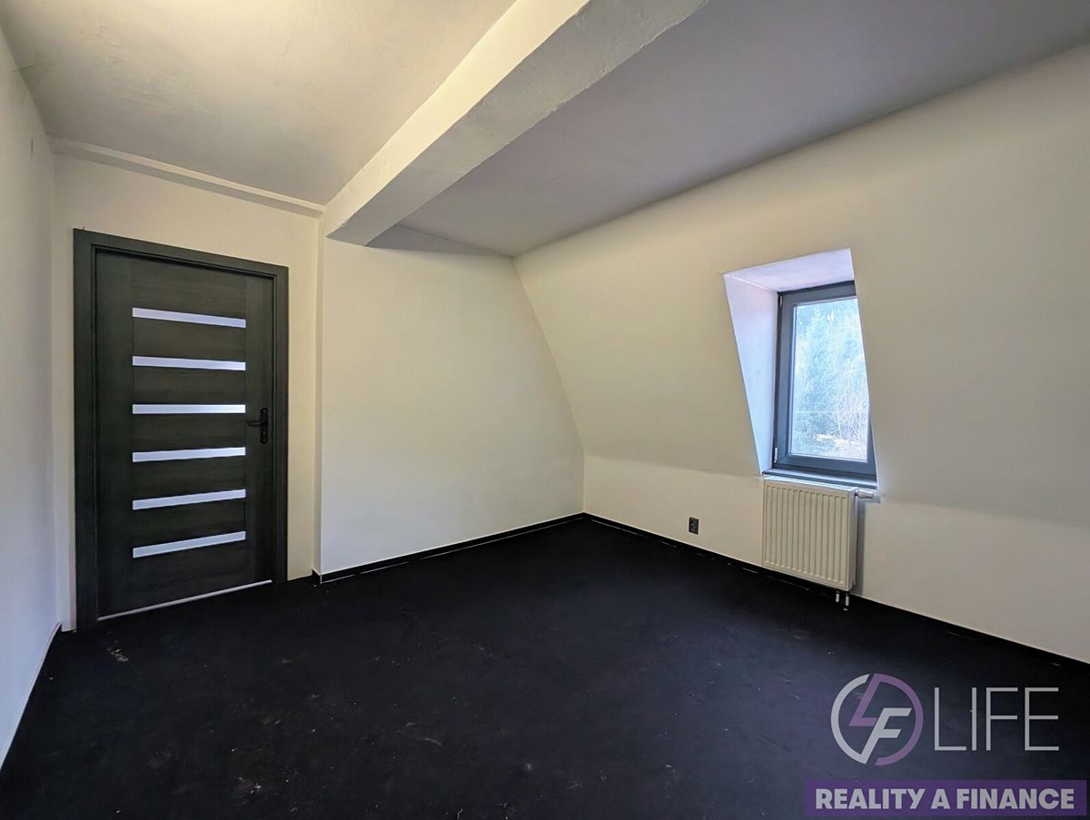 Pronájem bytu 2+kk 40 m² – fotografie 3