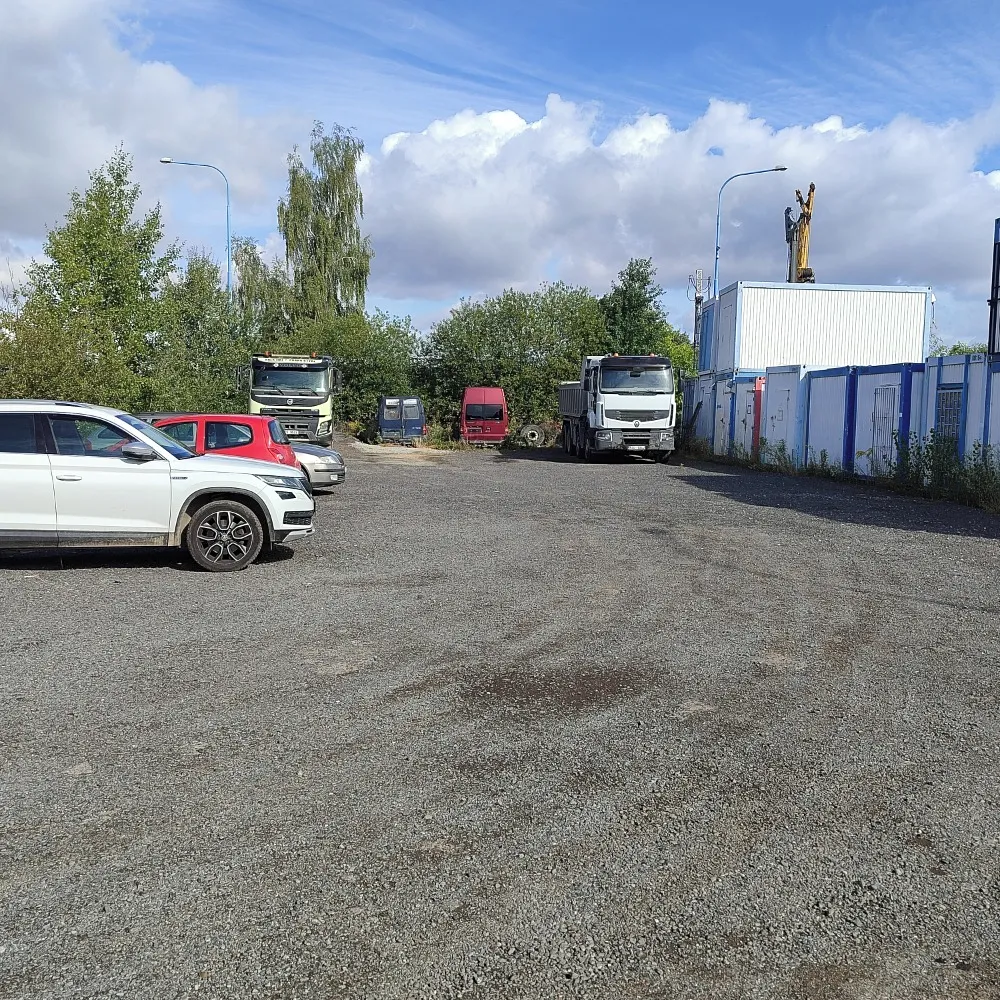 Pronájem komerčního pozemku 400 m²