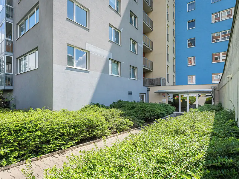 Prodej garážového stání 14 m², Praha – náhled fotky 3