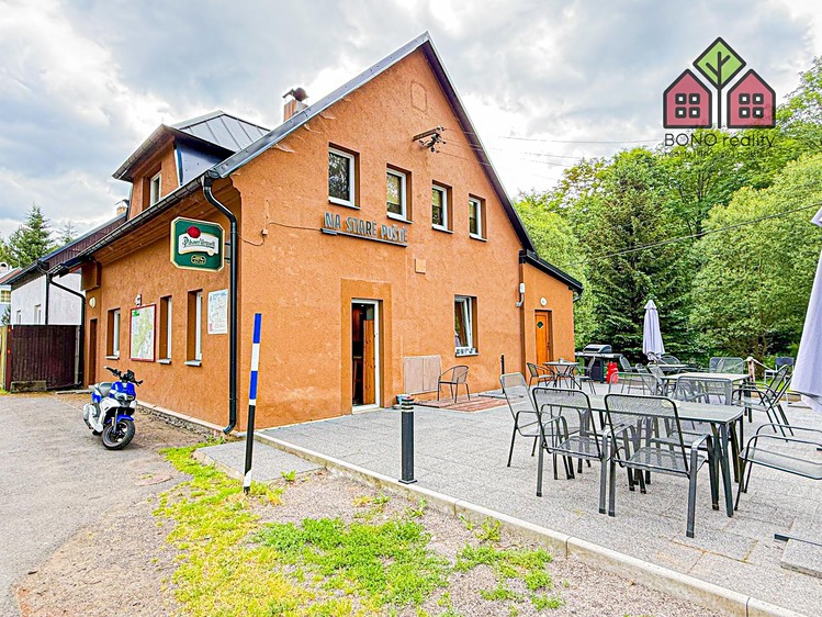 Prodej komerčního prostoru, 216 m² (1 z 33)