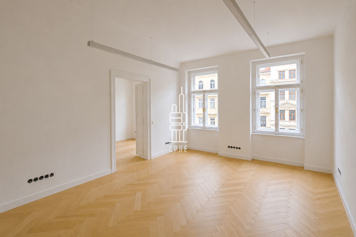 Pronájem kanceláře 100 m² – fotografie 2
