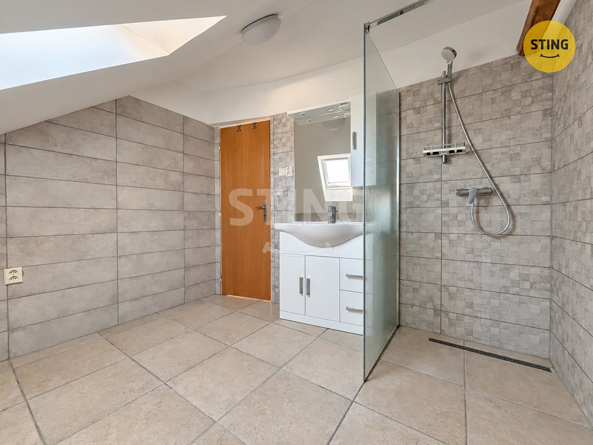 Pronájem bytu 2+kk 71 m² – fotografie 2