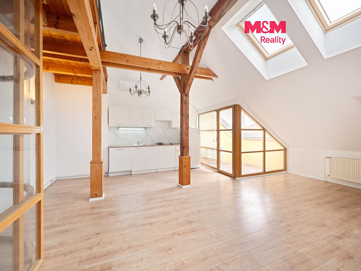 Pronájem bytu 3+kk 104 m²