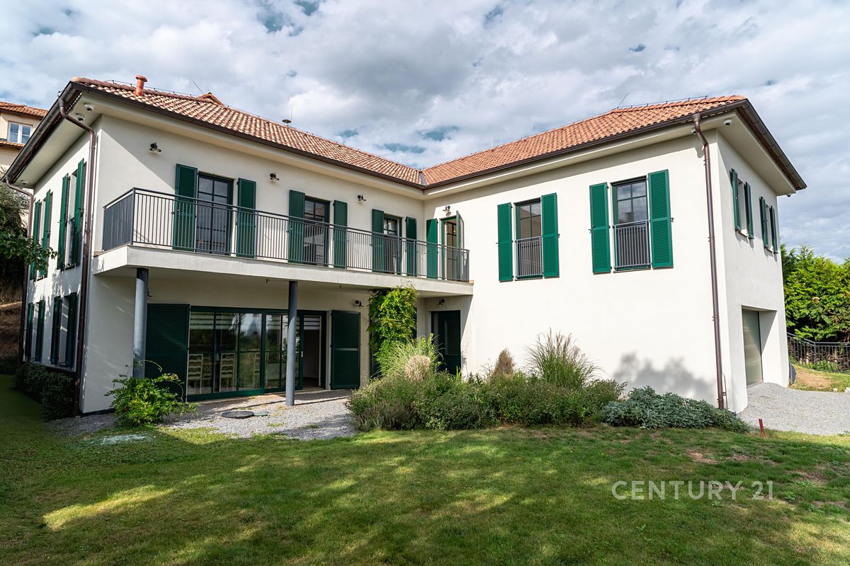 Prodej rodinného domu 268 m², pozemek 895 m²
