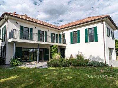 Prodej rodinného domu 268 m², pozemek 895 m²