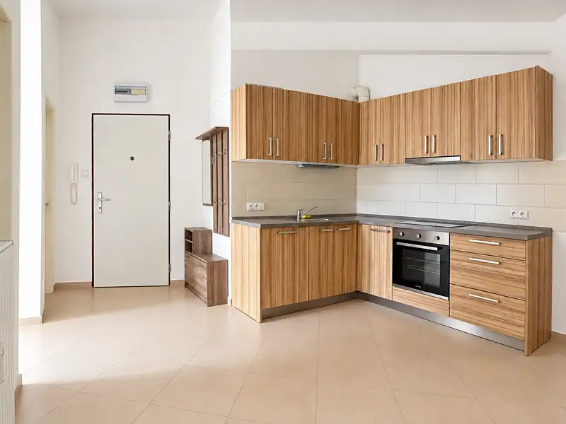 Pronájem bytu 2+1 64 m², Pardubice – náhled fotky 2