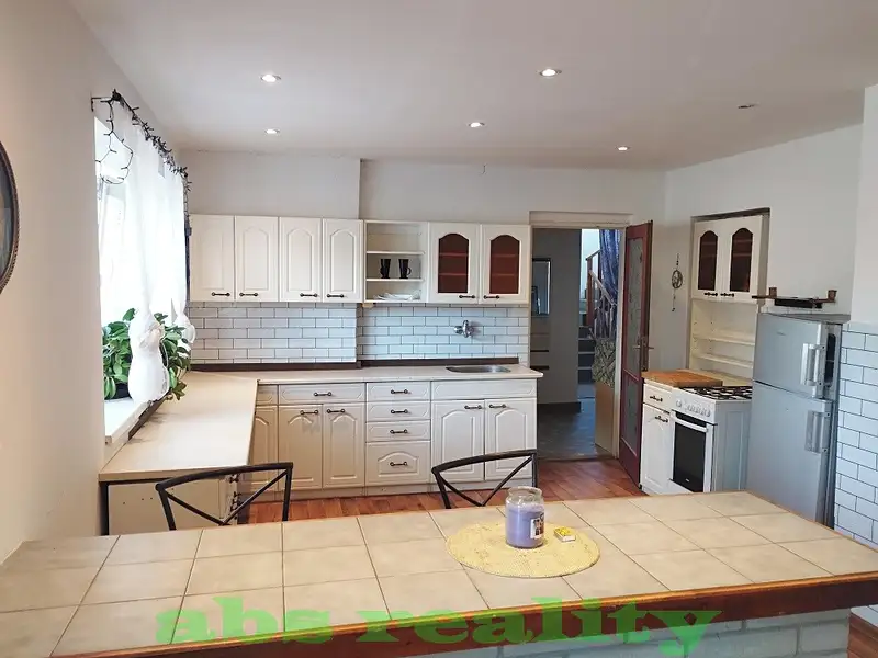 Prodej rodinného domu 290 m², pozemek 559 m², Kostomlaty nad Labem – náhled fotky 2