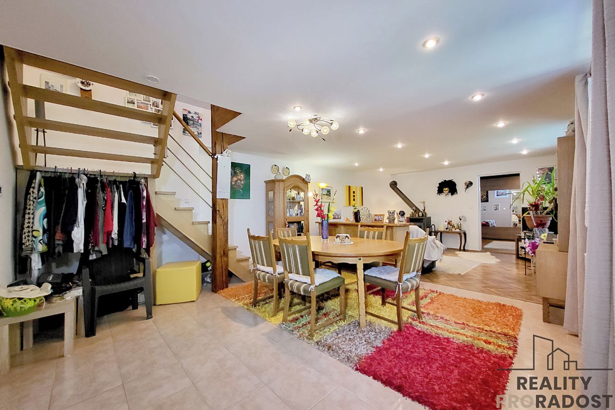 Prodej rodinného domu 144 m², pozemek 502 m² – fotografie 5