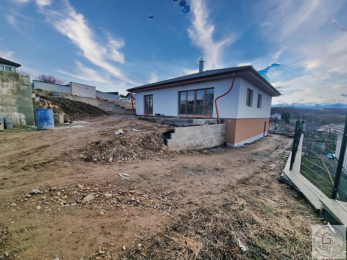 Prodej rodinného domu 206 m², pozemek 880 m²