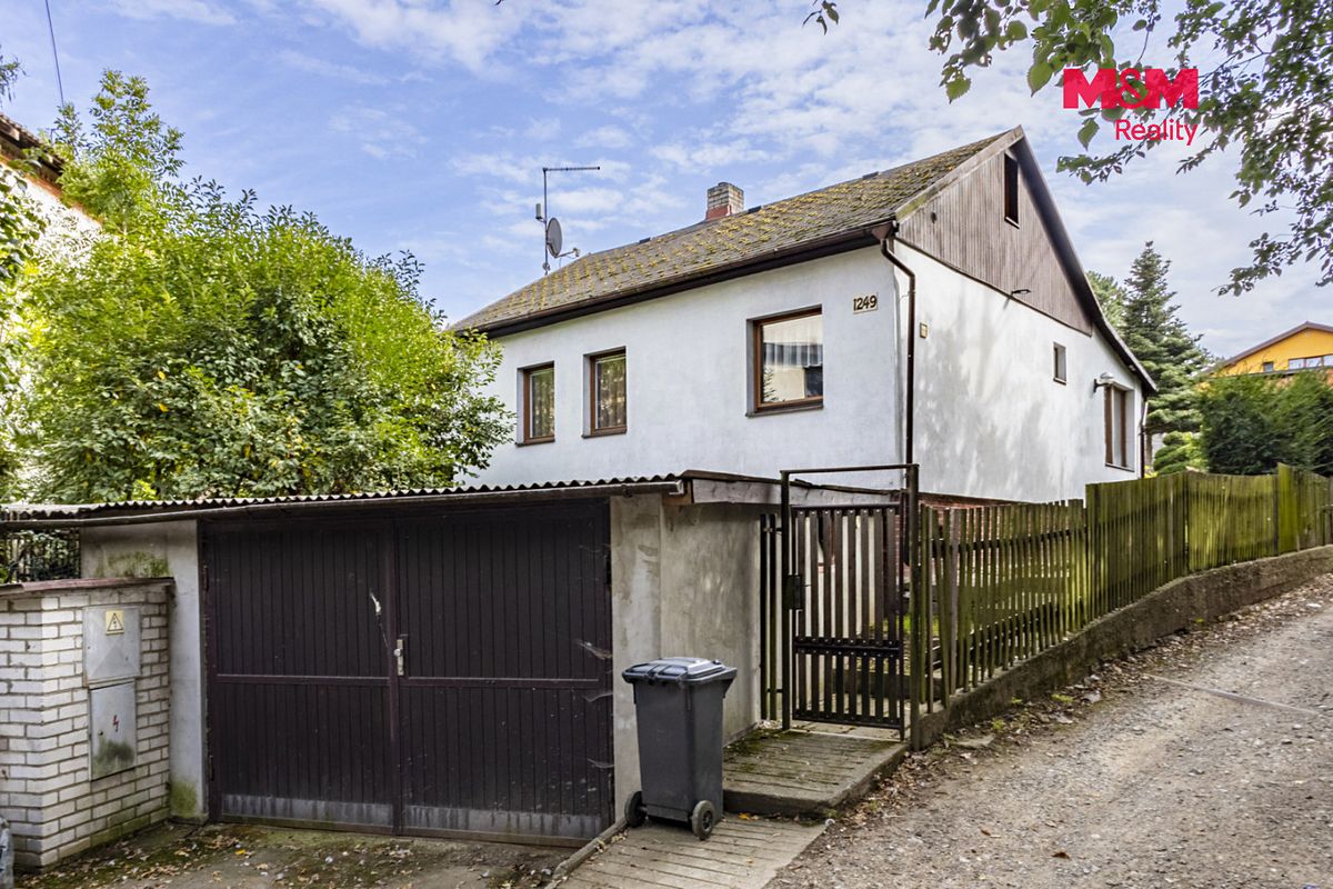 Prodej rodinného domu 160 m², pozemek 715 m² – fotografie 2