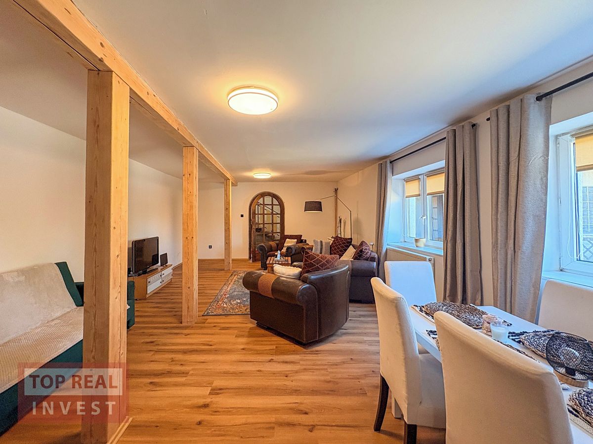Prodej rodinného domu 245 m², pozemek 806 m² – fotografie 2
