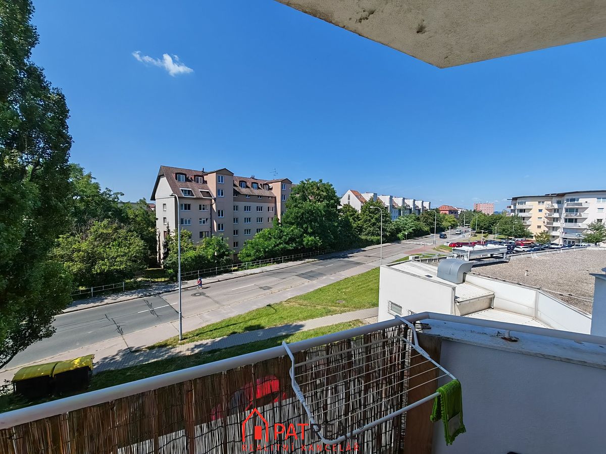 Pronájem bytu 2+kk 59 m² – fotografie 3