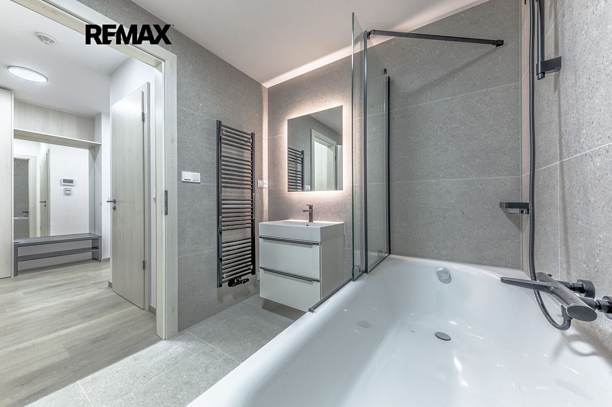 Pronájem bytu 3+kk 71 m² – fotografie 3