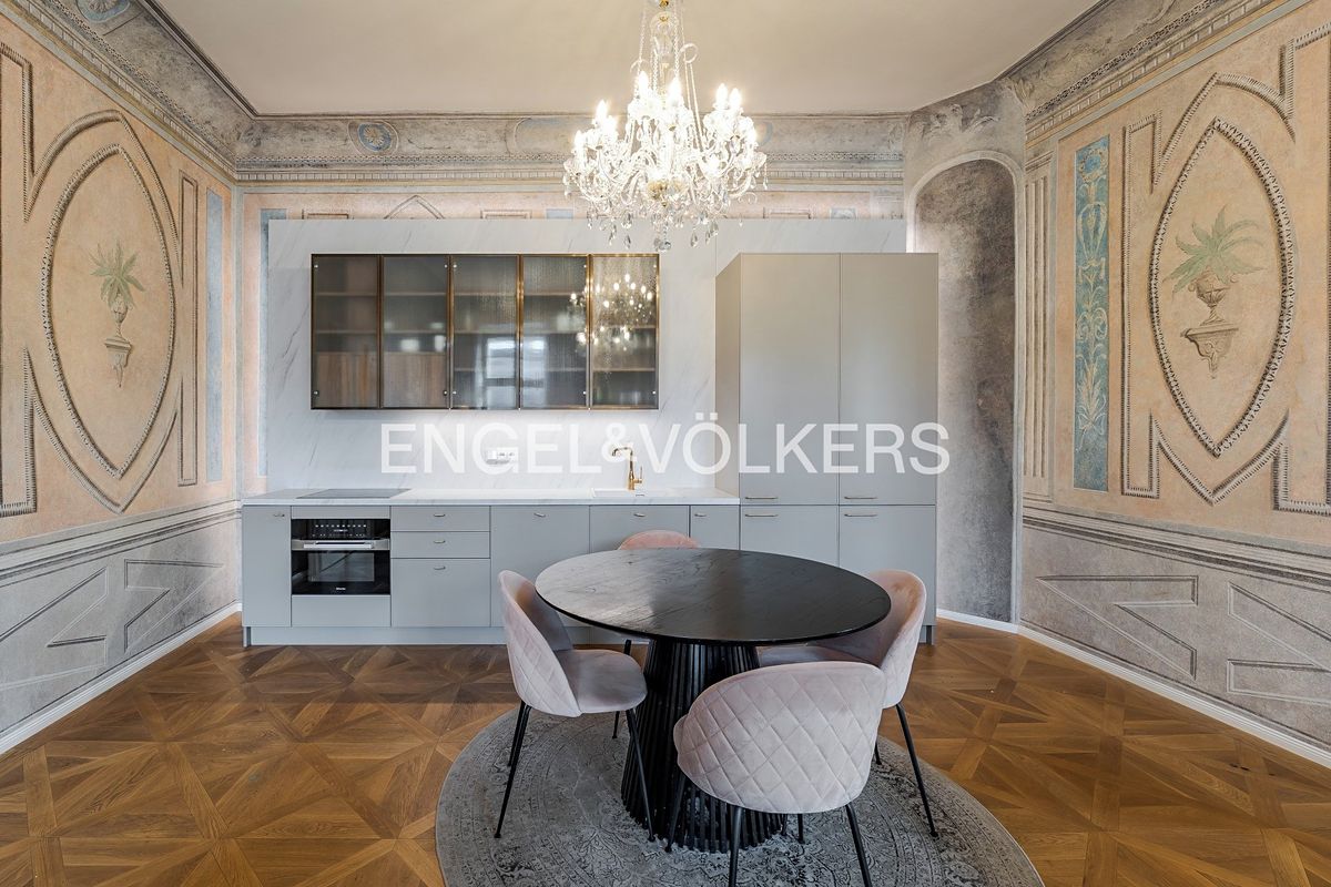 Pronájem bytu 2+1 98 m² – fotografie 4