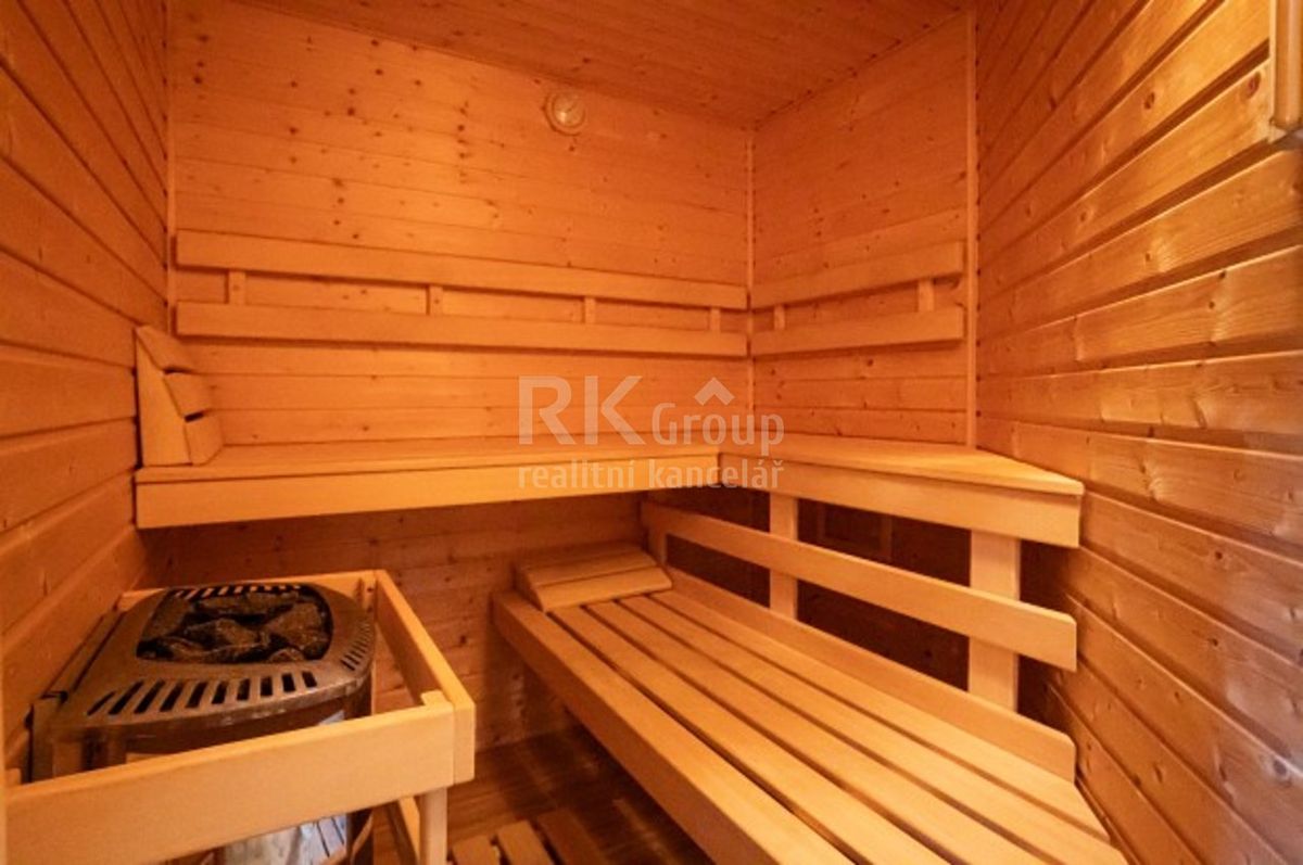 Prodej rodinného domu 338 m², pozemek 1259 m² – fotografie 5