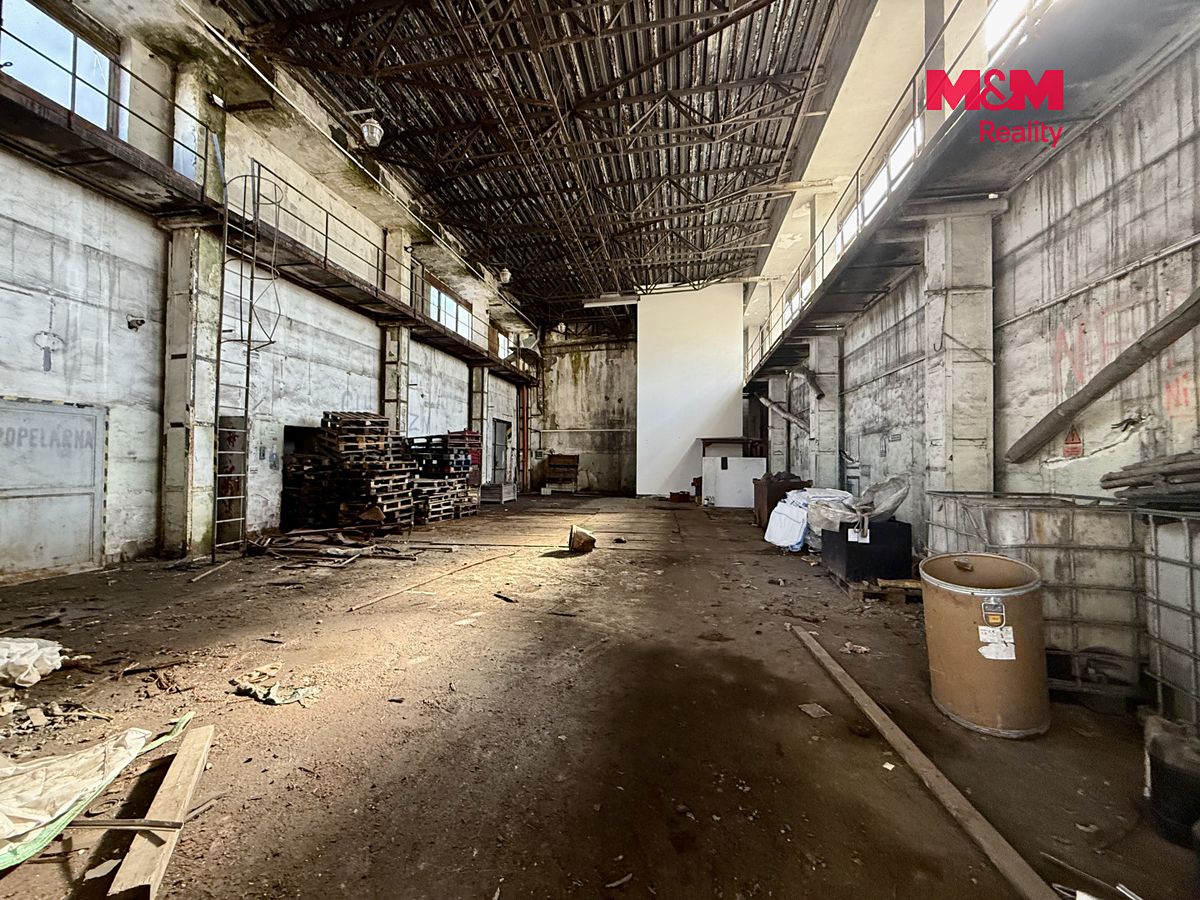 Prodej skladového prostoru 735 m² – fotografie 2