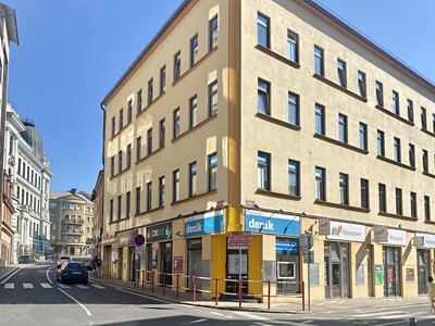 Pronájem kanceláře 348 m²