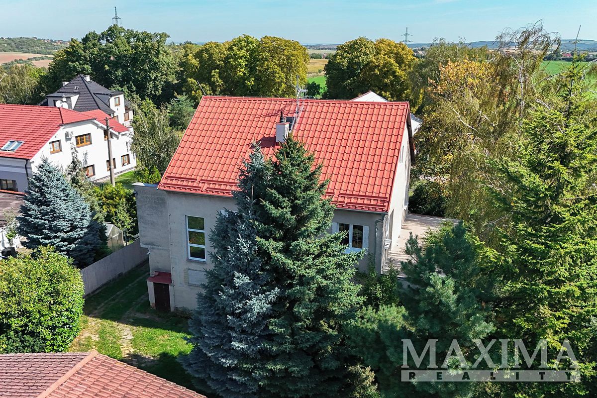 Prodej rodinného domu 180 m², pozemek 1806 m² – fotografie 3