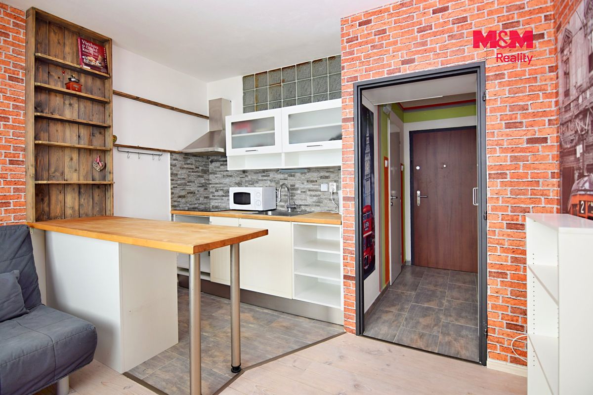 Pronájem bytu 1+1 34 m² – fotografie 2