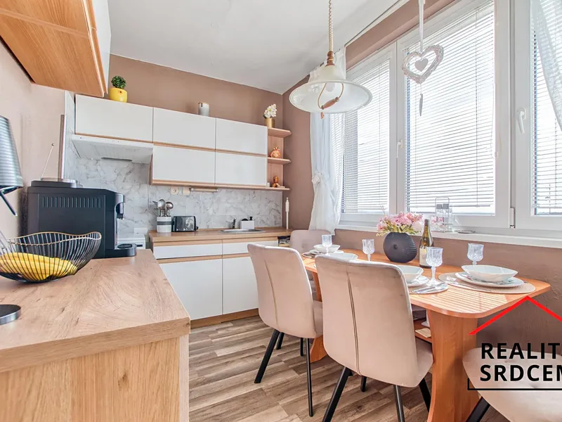 Prodej bytu v os. vlast. o velikosti 3+1+lodžie/73 m2 na ul.