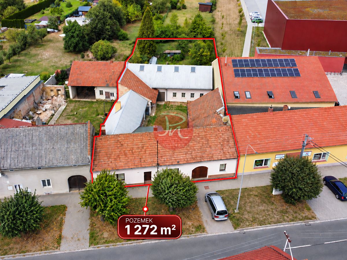 Prodej rodinného domu 340 m², pozemek 1272 m²