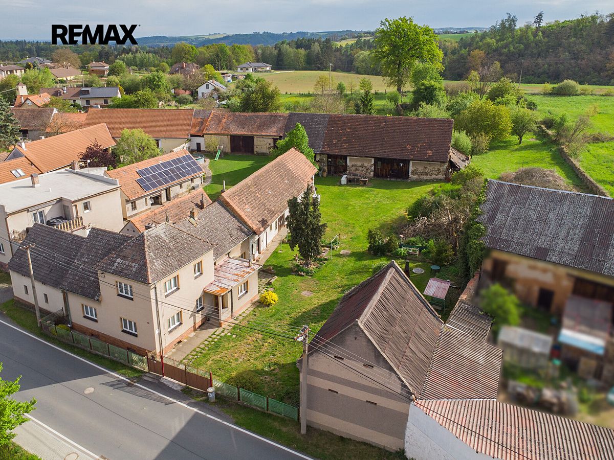 Prodej rodinného domu 215 m², pozemek 3942 m²