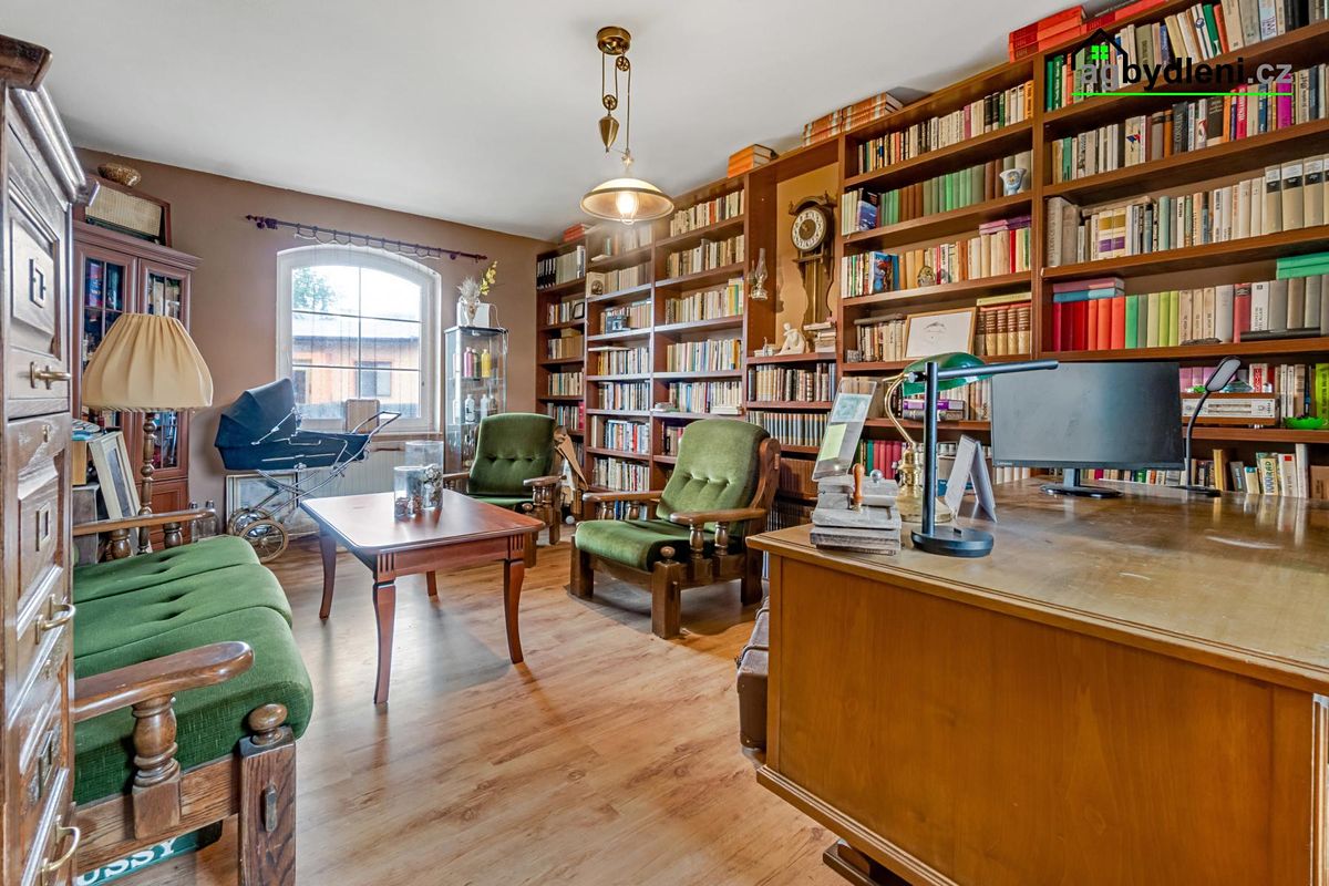 Prodej rodinného domu 280 m², pozemek 622 m² – fotografie 3