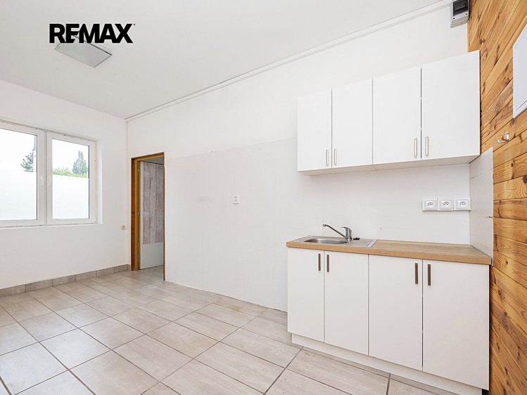 Комерційне приміщення в оренду, 200 м² (20 з 24)