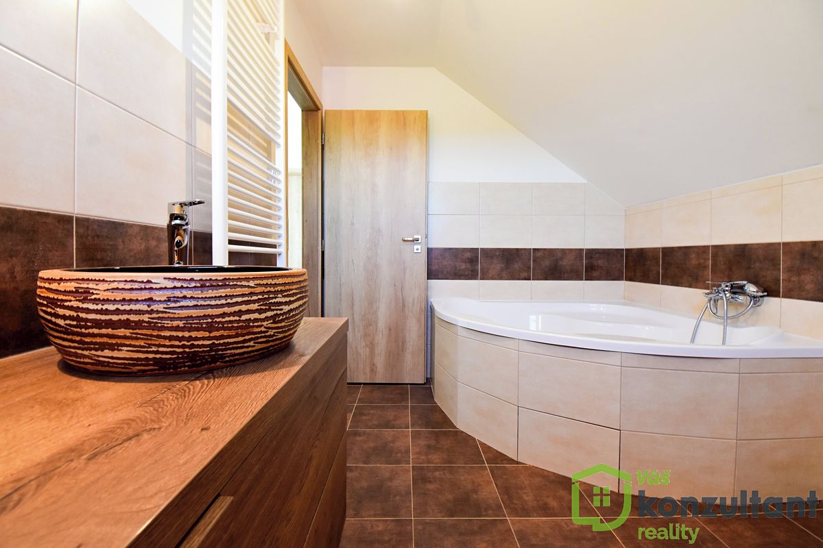 Prodej rodinného domu 155 m², pozemek 1970 m² – fotografie 5