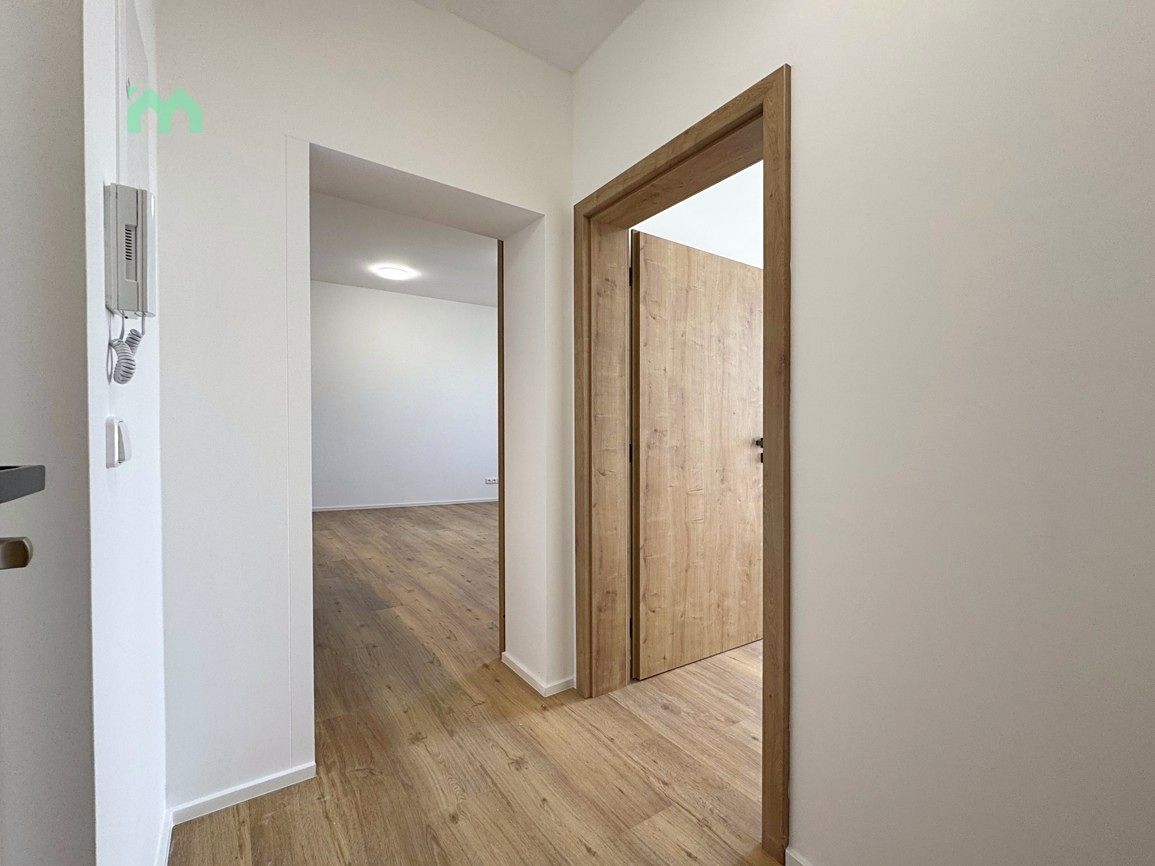 Pronájem bytu 2+kk 41 m² – fotografie 5