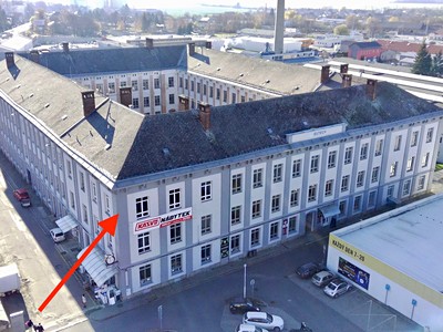Pronájem komerčního prostoru, 122 m² (2 z 16)