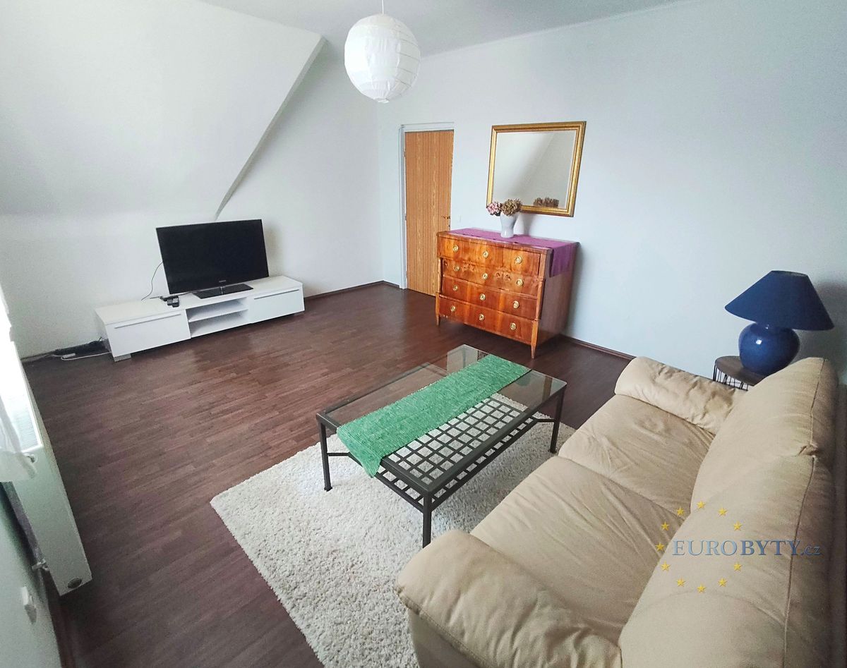 Pronájem bytu 2+1 70 m² – fotografie 4